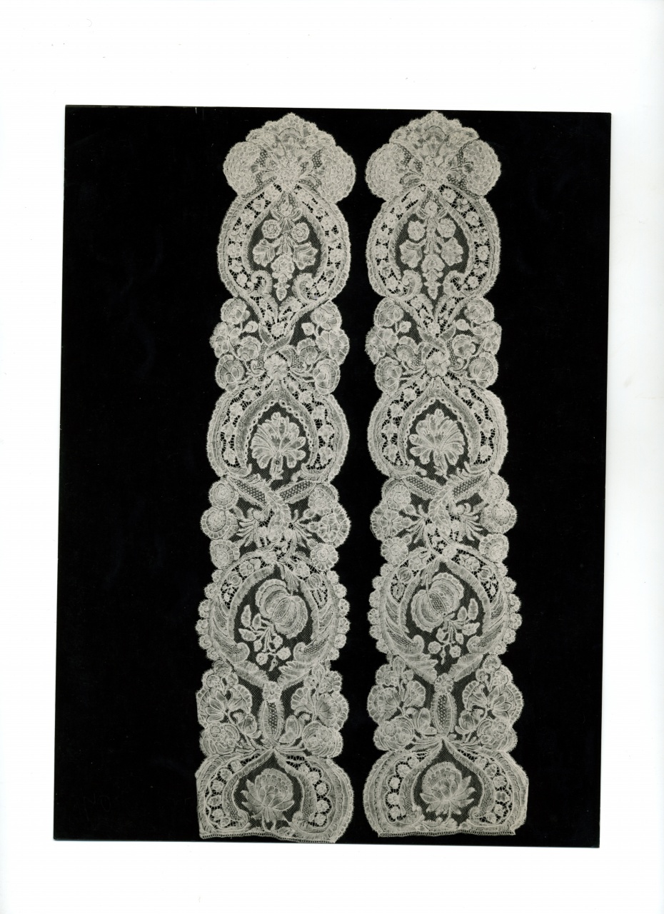 barba di cuffia, coppia - manifattura di Bruxelles (sec. XVIII)