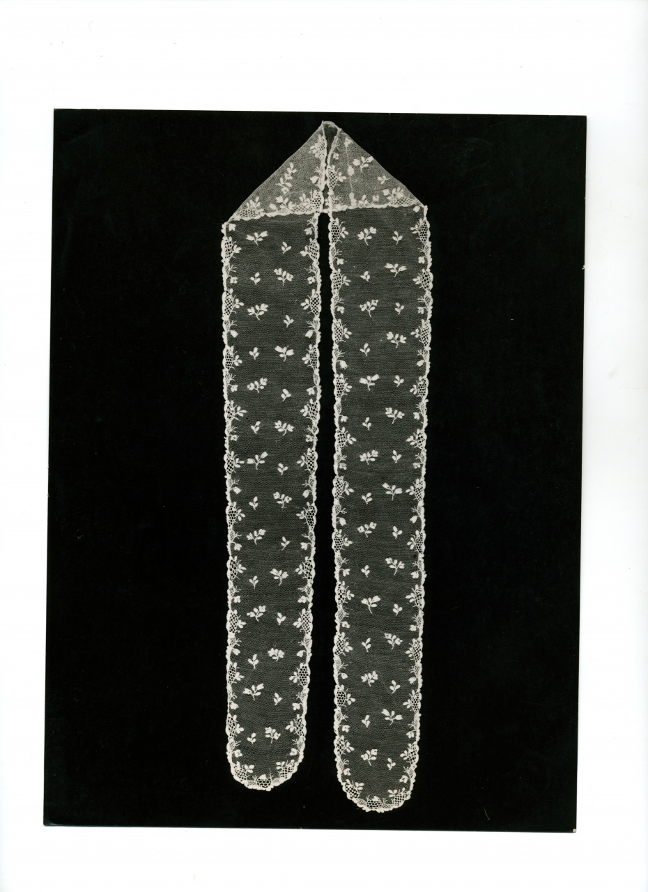 barba di cuffia, coppia - manifattura di Alençon (sec. XVIII)