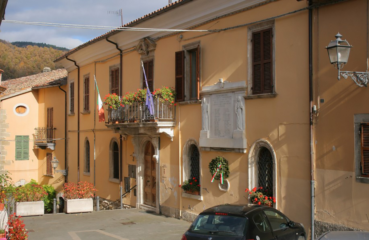 Palazzo comunale (palazzo, comunale) - Arquata del Tronto (AP) 