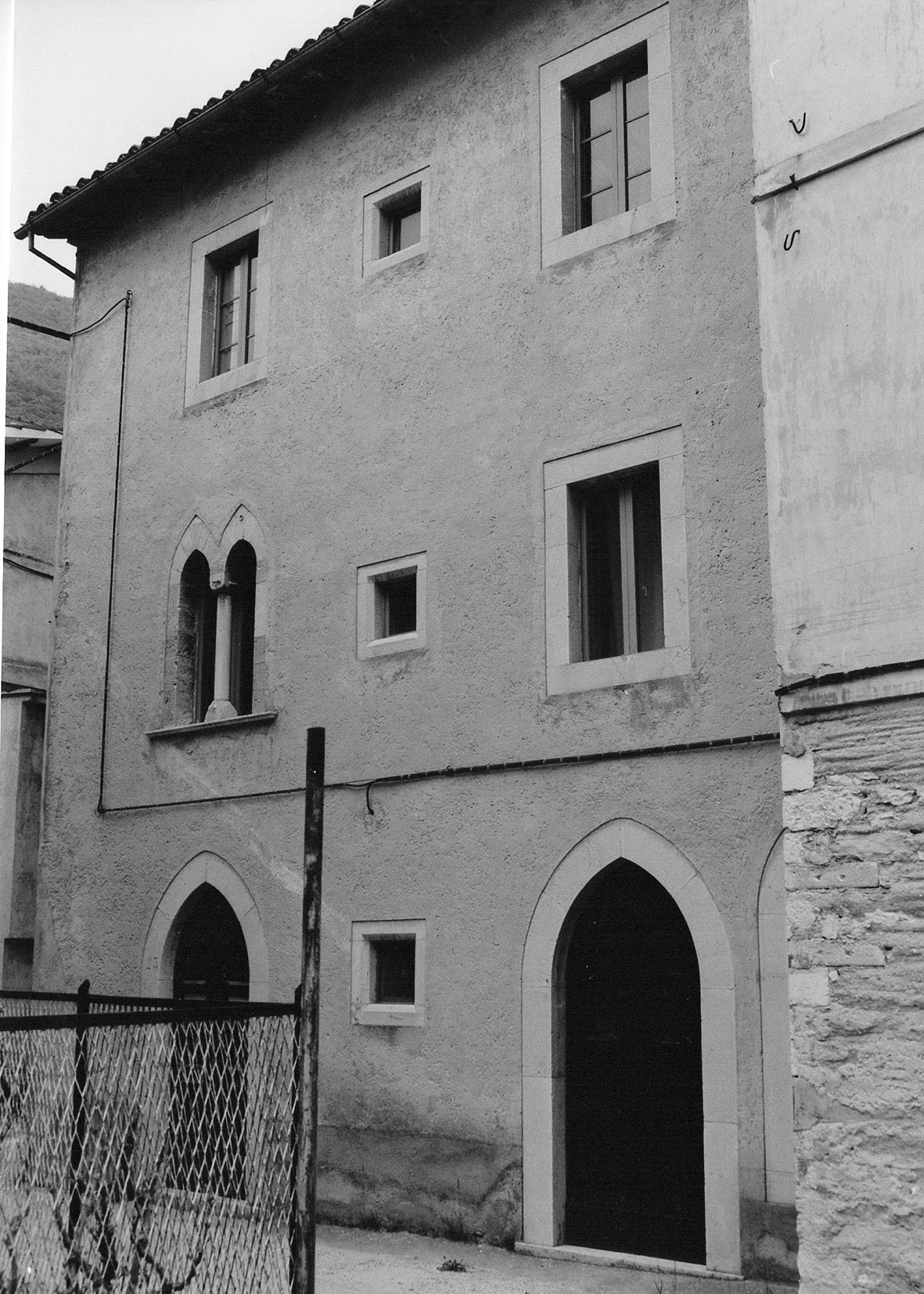 Casa del sec. XIV (casa, a schiera) - Ussita (MC) 