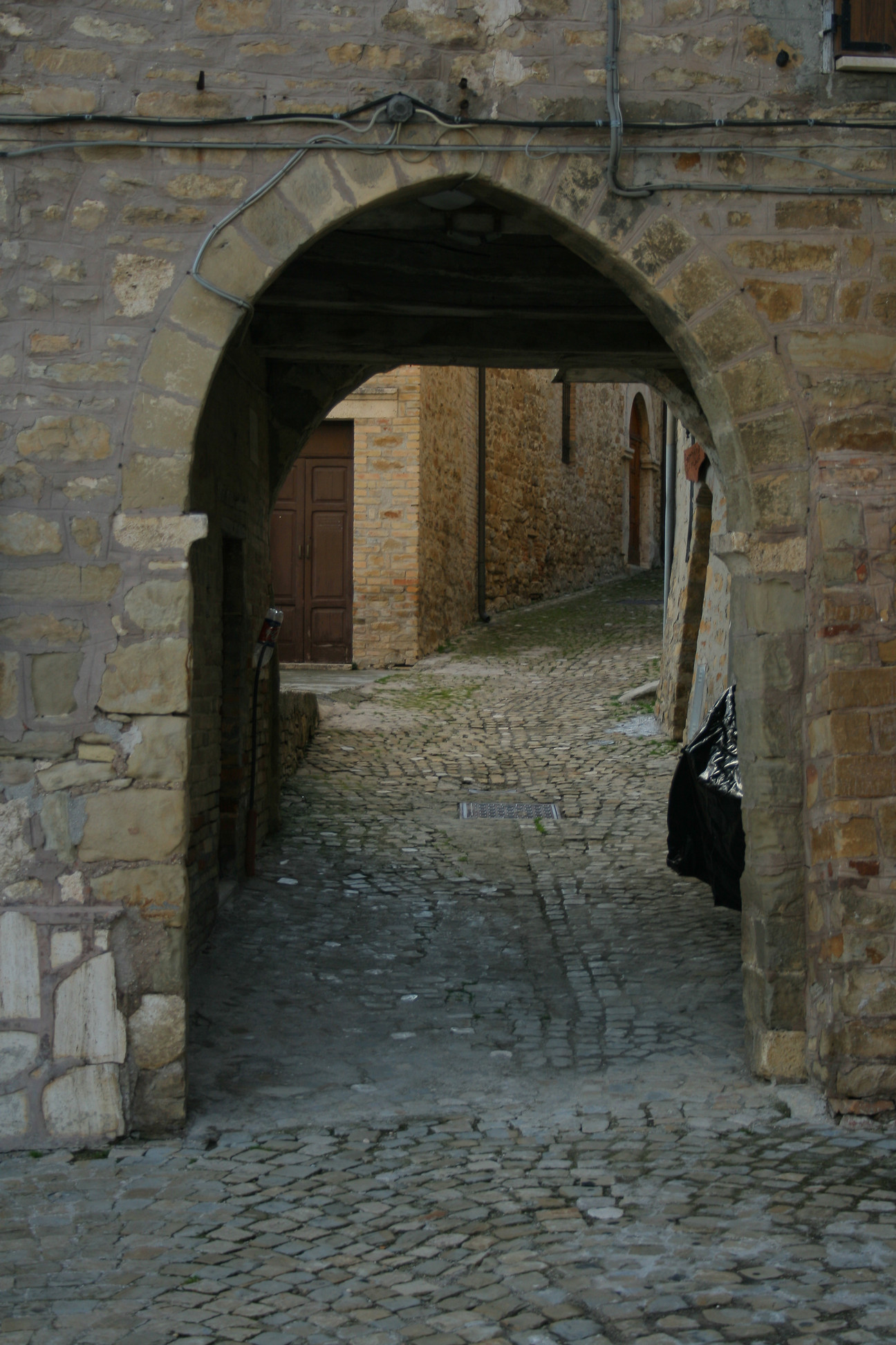 Tratti di cinta muraria, porte e baluardo (mura, urbiche) - Rotella (AP) 