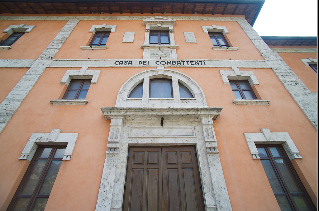 Casa dei Combattenti (teatro) - Acquasanta Terme (AP) 
