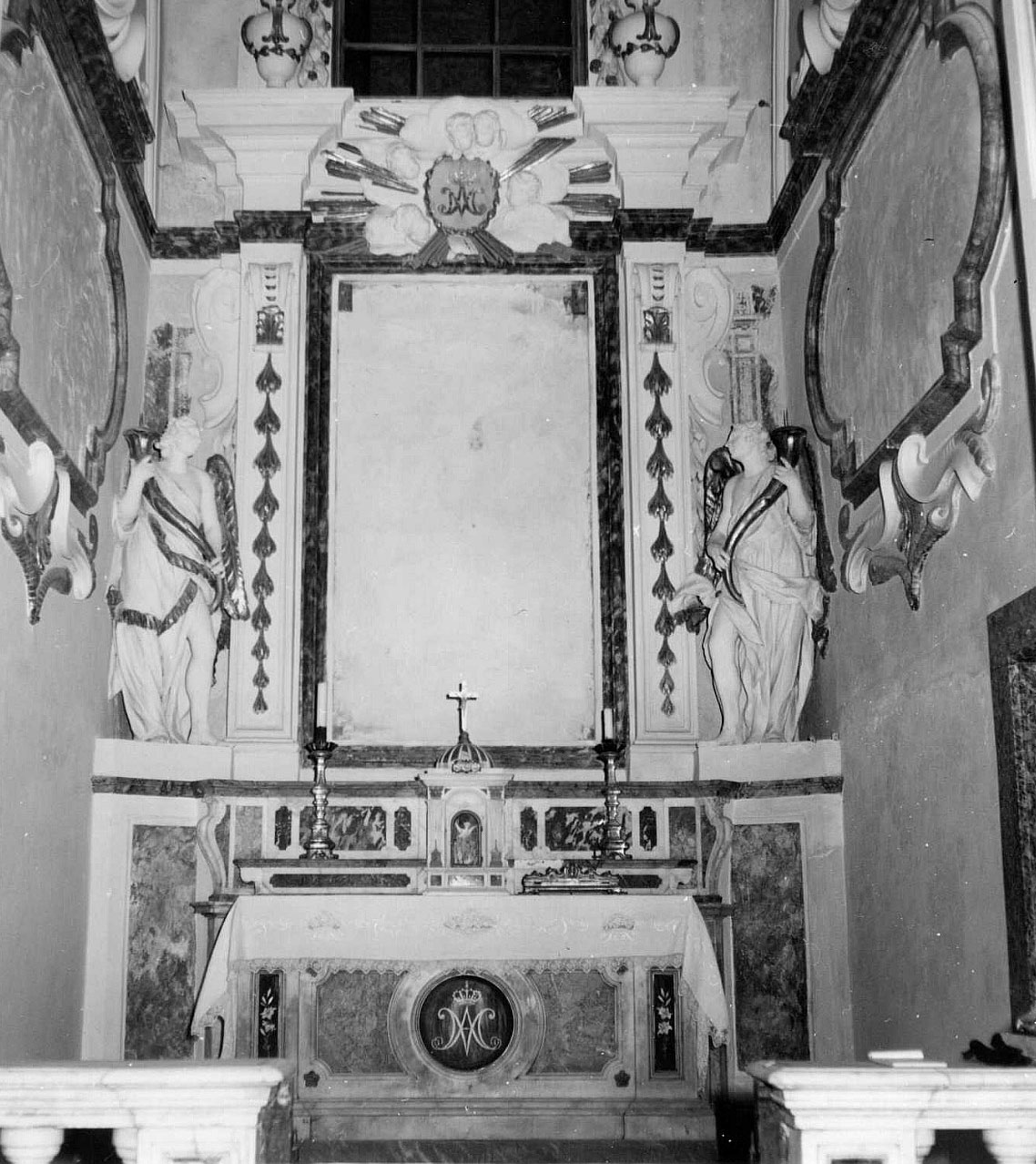 altare - a edicola di Ferri Antonio Maria (e aiuti), Passardi Giovanni, Masoni Jacopo, Del Lungo Anton Maria (ultimo quarto sec. XVII)
