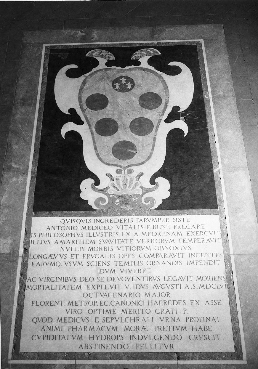 stemma gentilizio (lapide tombale) - bottega fiorentina (sec. XVII)