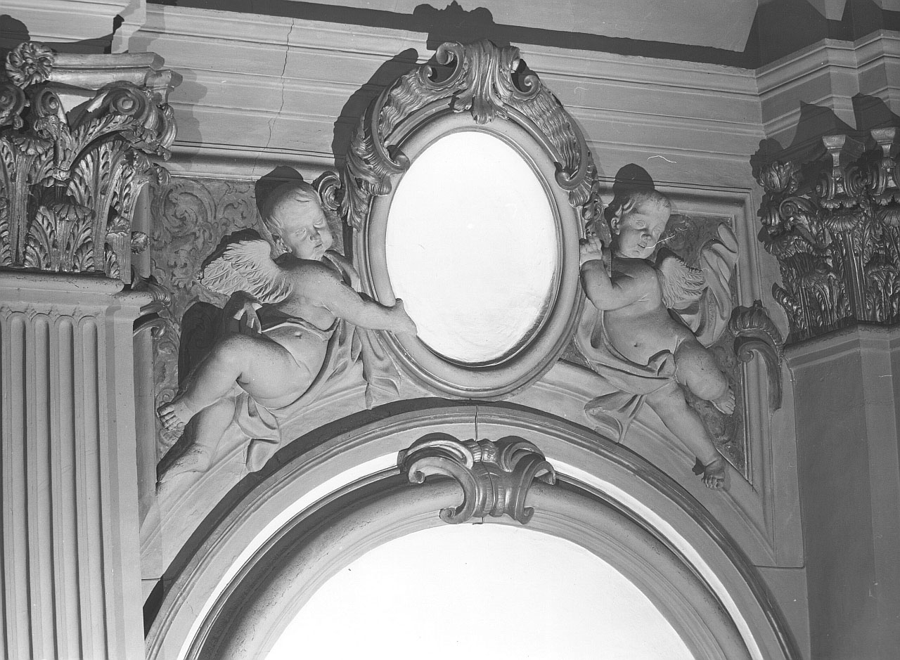 angioletti reggicornice (decorazione plastica) di Barbieri Vittorio (sec. XVIII)
