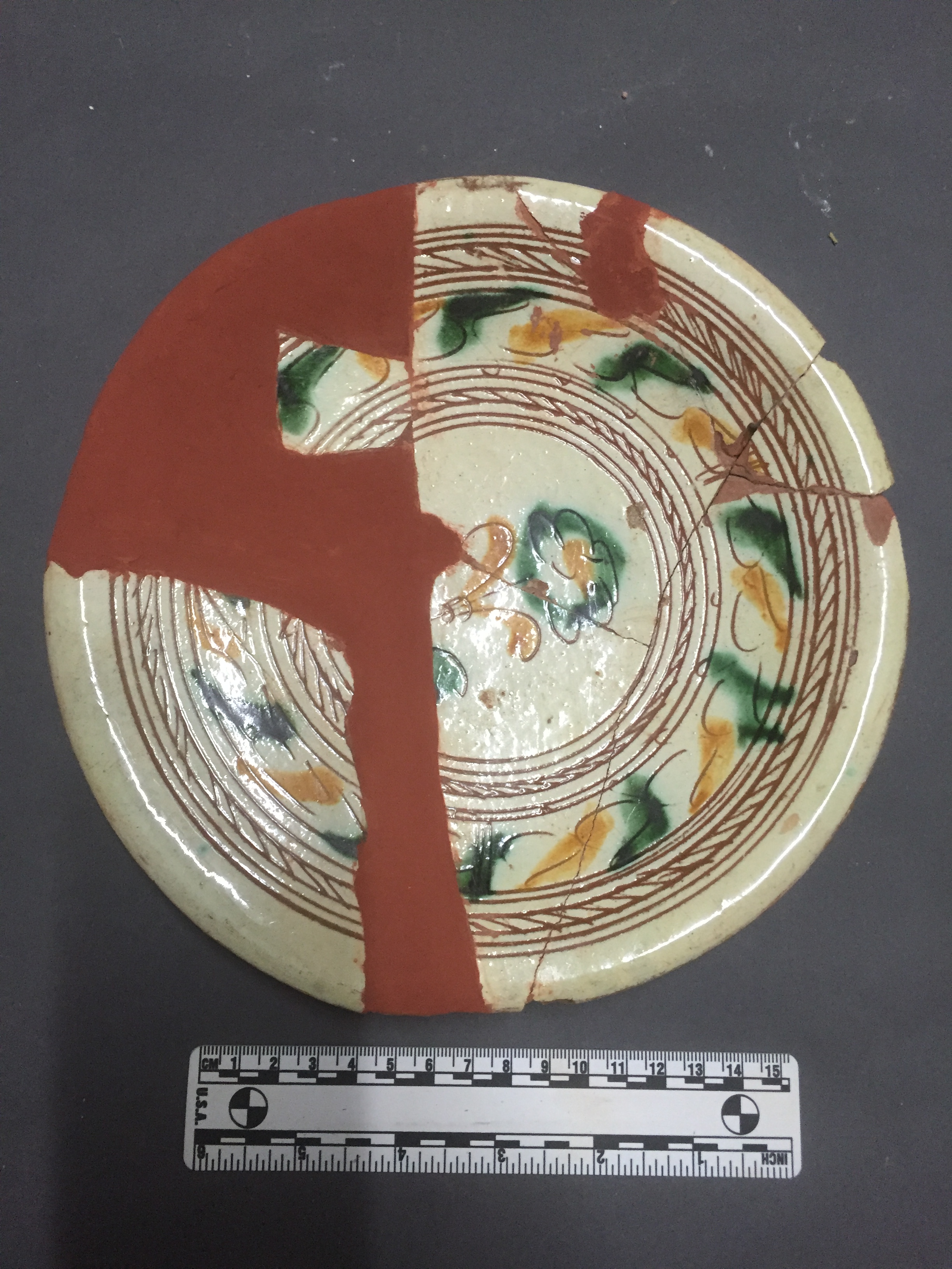 piatto (prima metà XV sec. d.C)