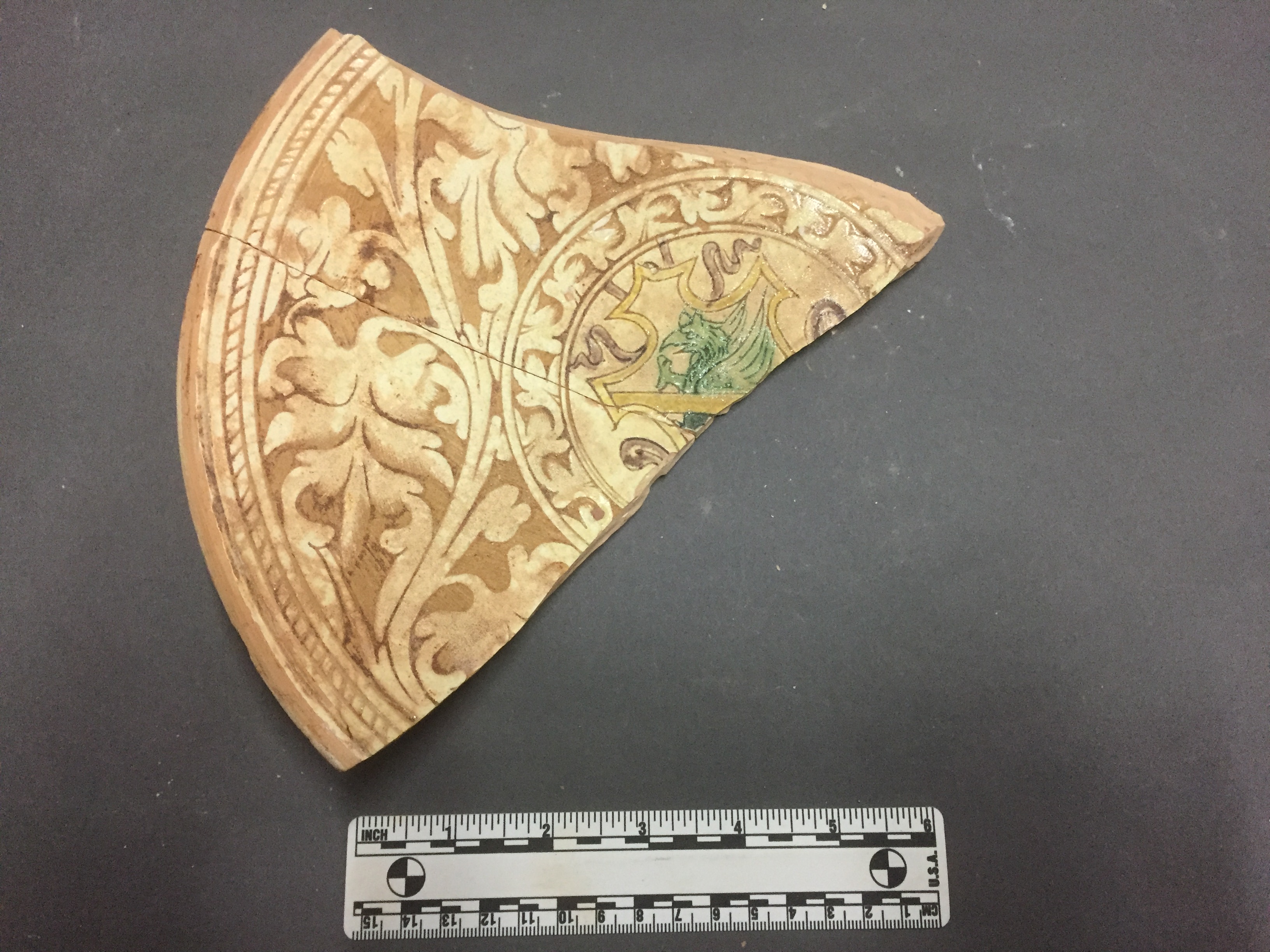 piatto/ frammento (prima metà XV sec. d.C)