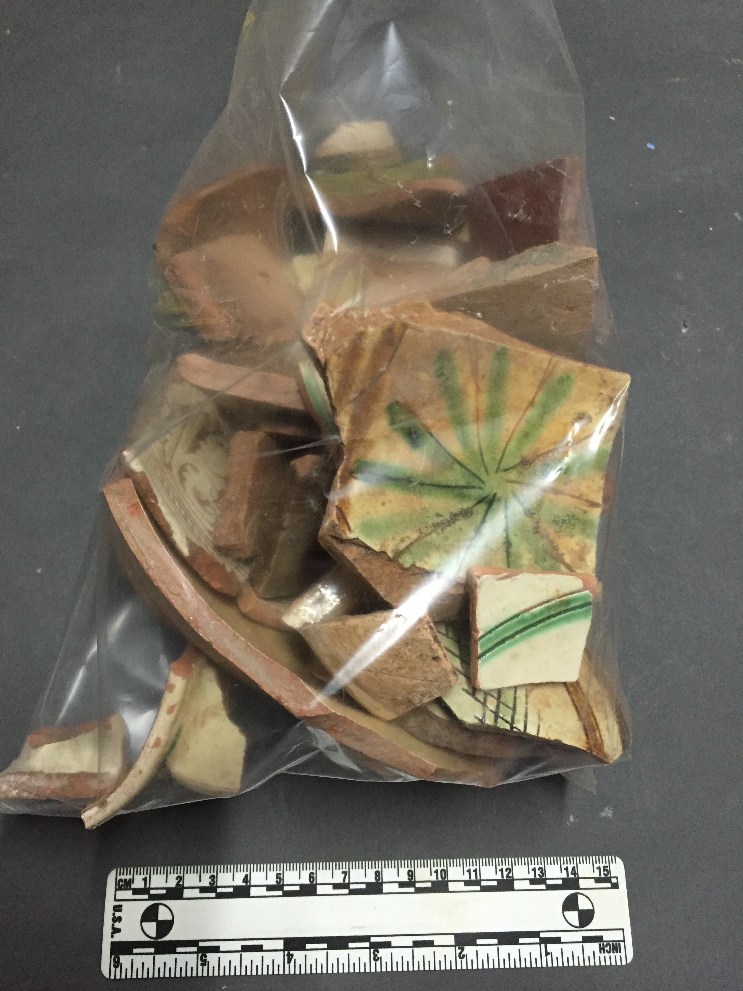 vasi diversi/ frammenti (XIV-XV sec. d.C)