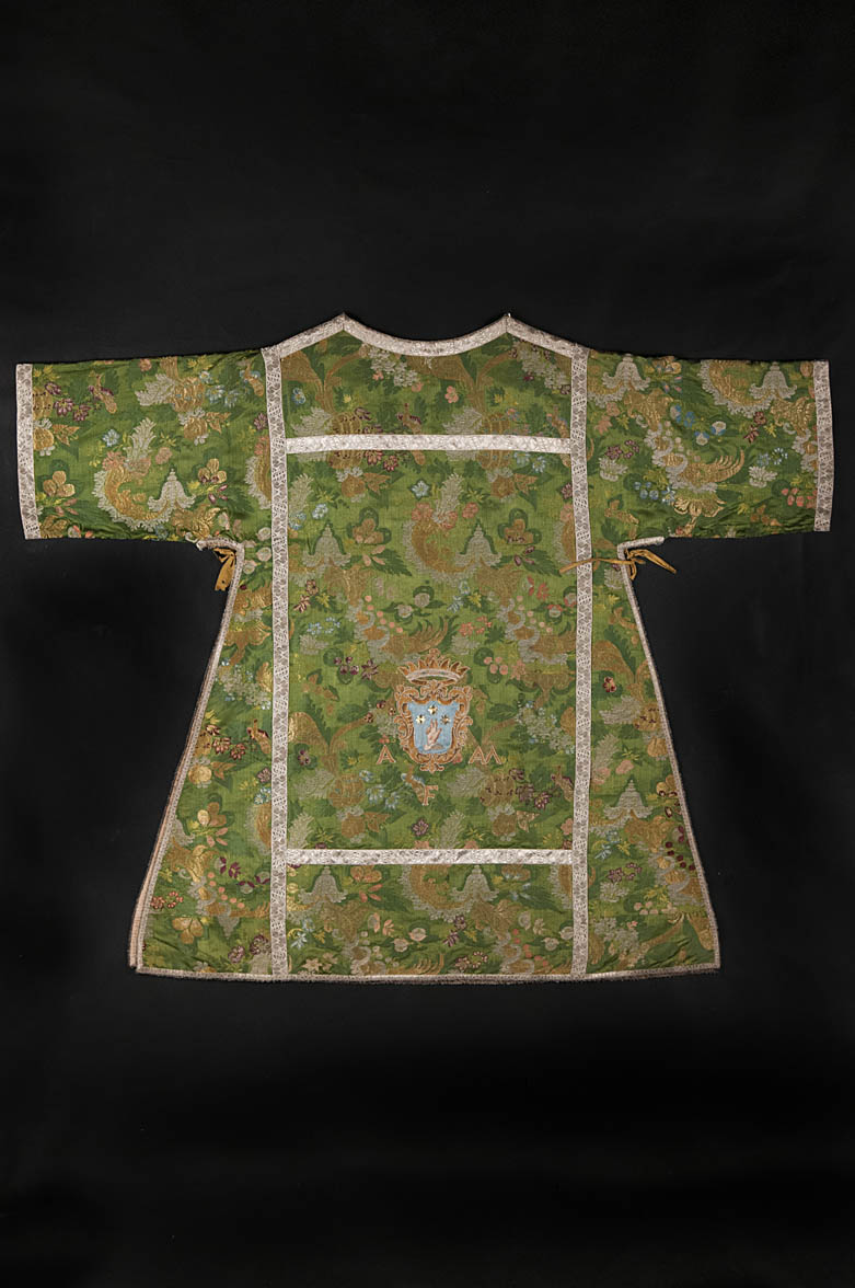 soggetto assente (dalmatica, coppia) - manifattura italiana (primo quarto XVIII)