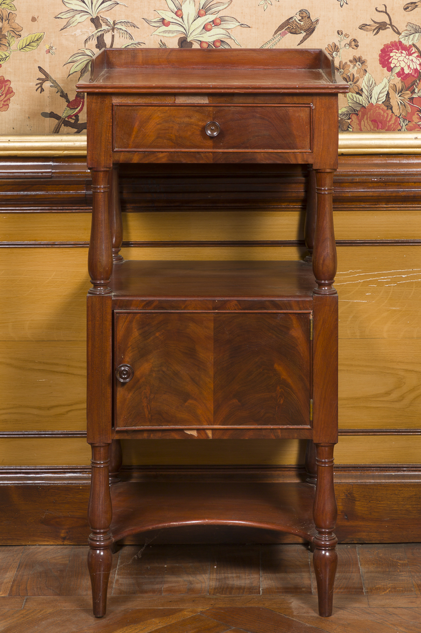 comodino, serie di Peters, Henry Thomas (attribuito) - ambito ligure (prima metà secolo XIX)