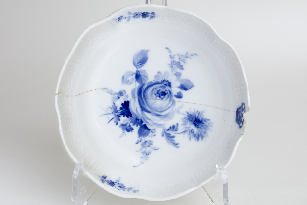 piattino, opera isolata - ambito Europa centrale (seconda metà secolo XIX)