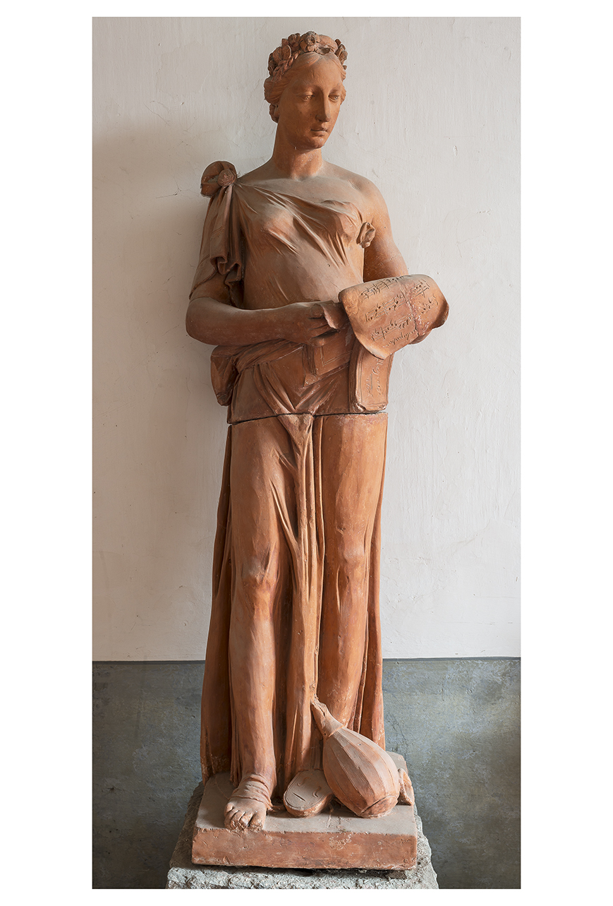figura femminile con mandolino e spartito (scultura, opera isolata) - ambito piemontese (metà XVIII)