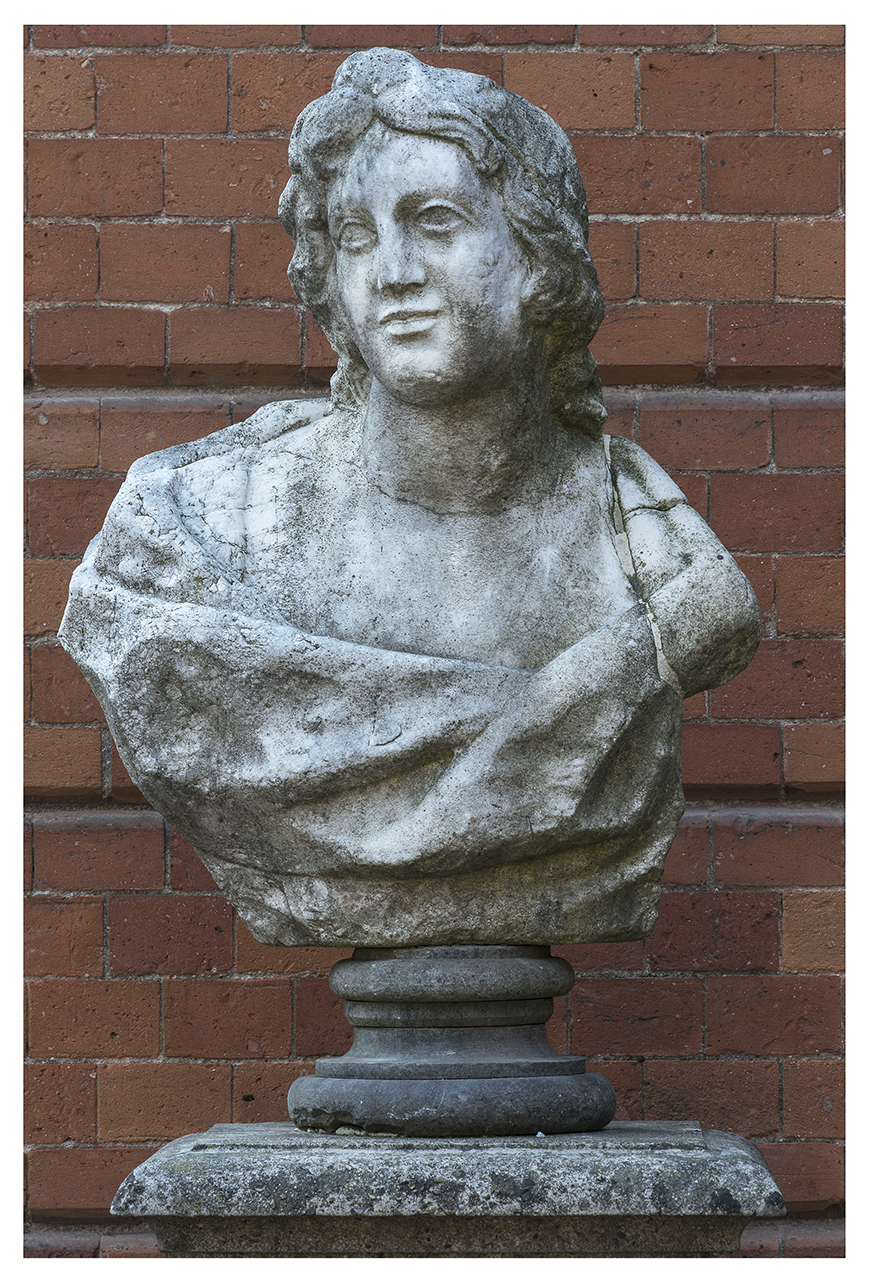 figura femminile (busto, opera isolata) - ambito piemontese (metà/ metà XVII/ XVIII)