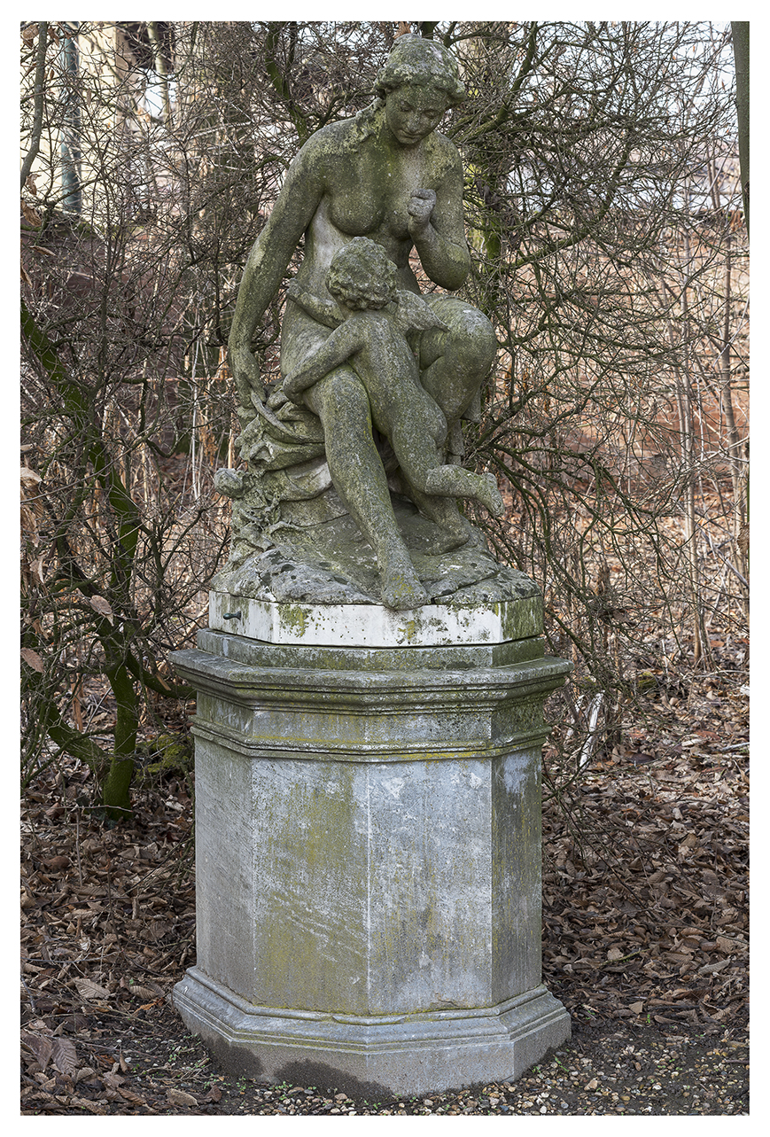 Venere che scherza con Amore, Venere e Cupido (scultura, opera isolata) di Crippa, Luigi (ultimo quarto XIX)