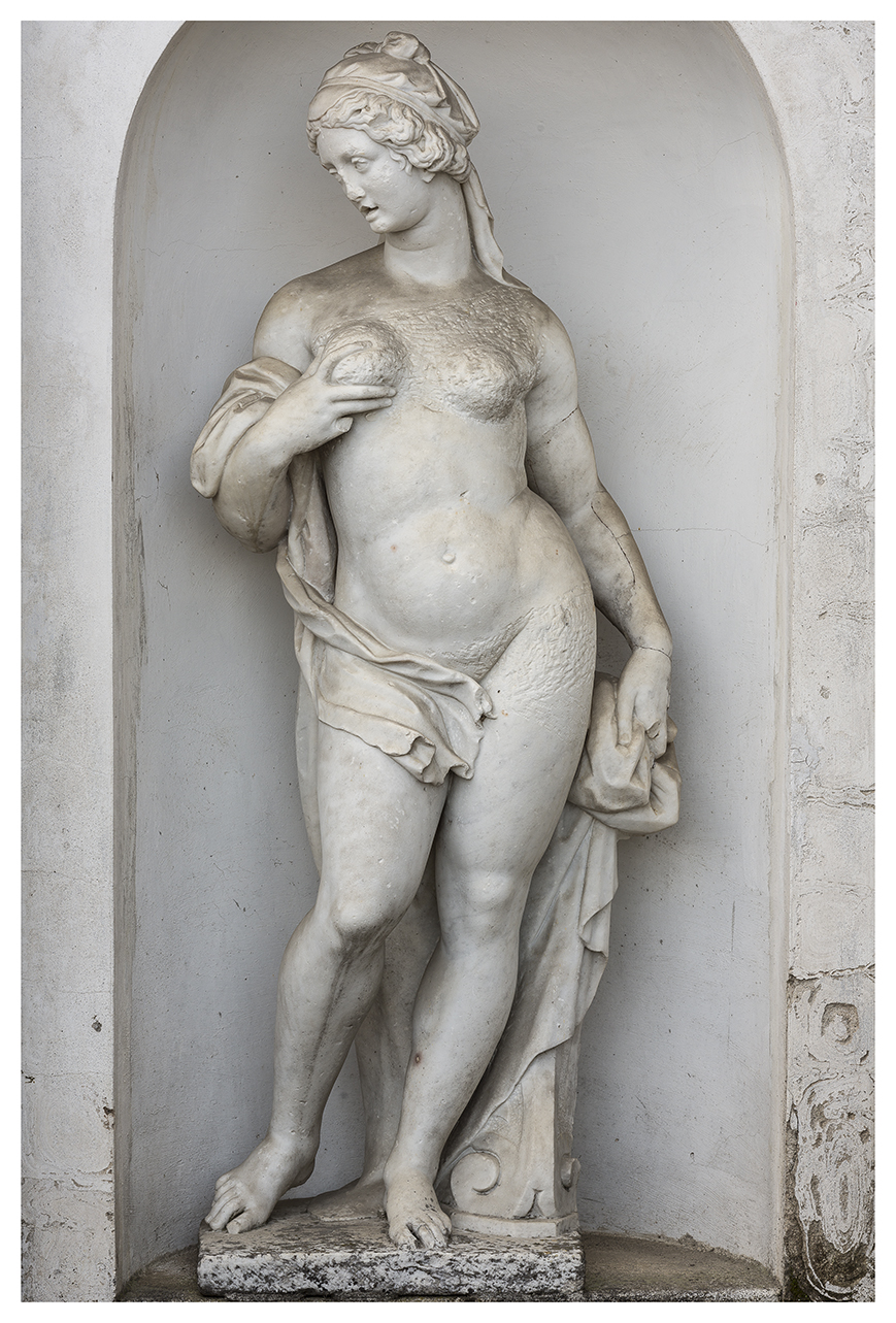 figura femminile (scultura, opera isolata) - ambito piemontese (metà/ metà XVII-XVIII)