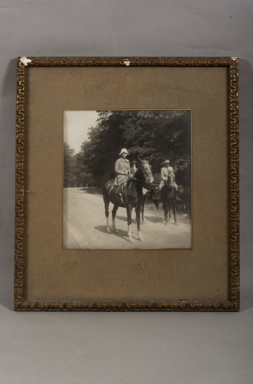 ritratto di Maria Josè del Belgio a cavallo (fotografia, opera isolata) - ambito belga (primo quarto XX)