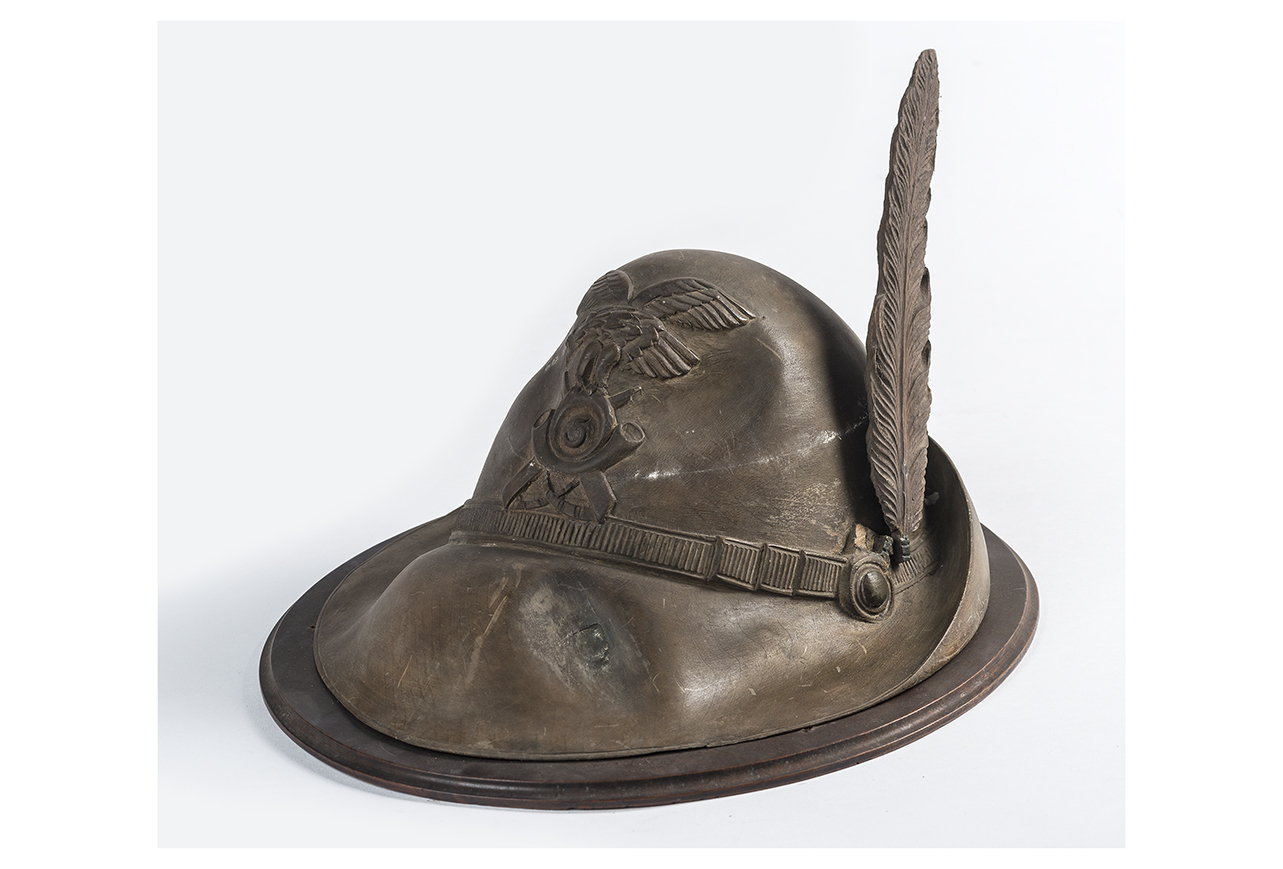 soggetto assente (vassoio, opera isolata) - ambito lombardo (secondo quarto sec. XX)