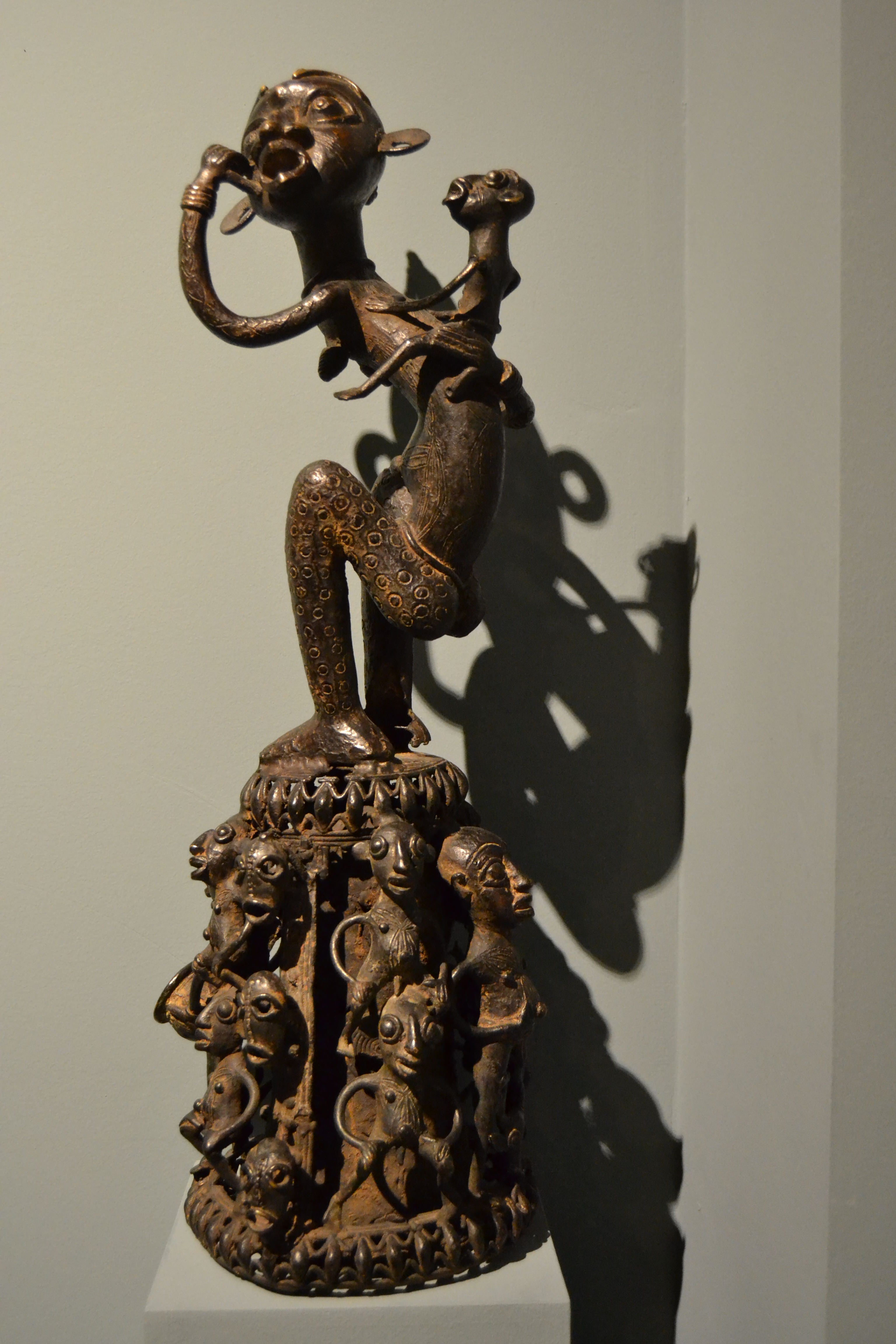 Statua di madre primordiale, RITUALITÀ/ OGGETTI MAGICO-RITUALI-CERIMONIALI - produzione Bamum