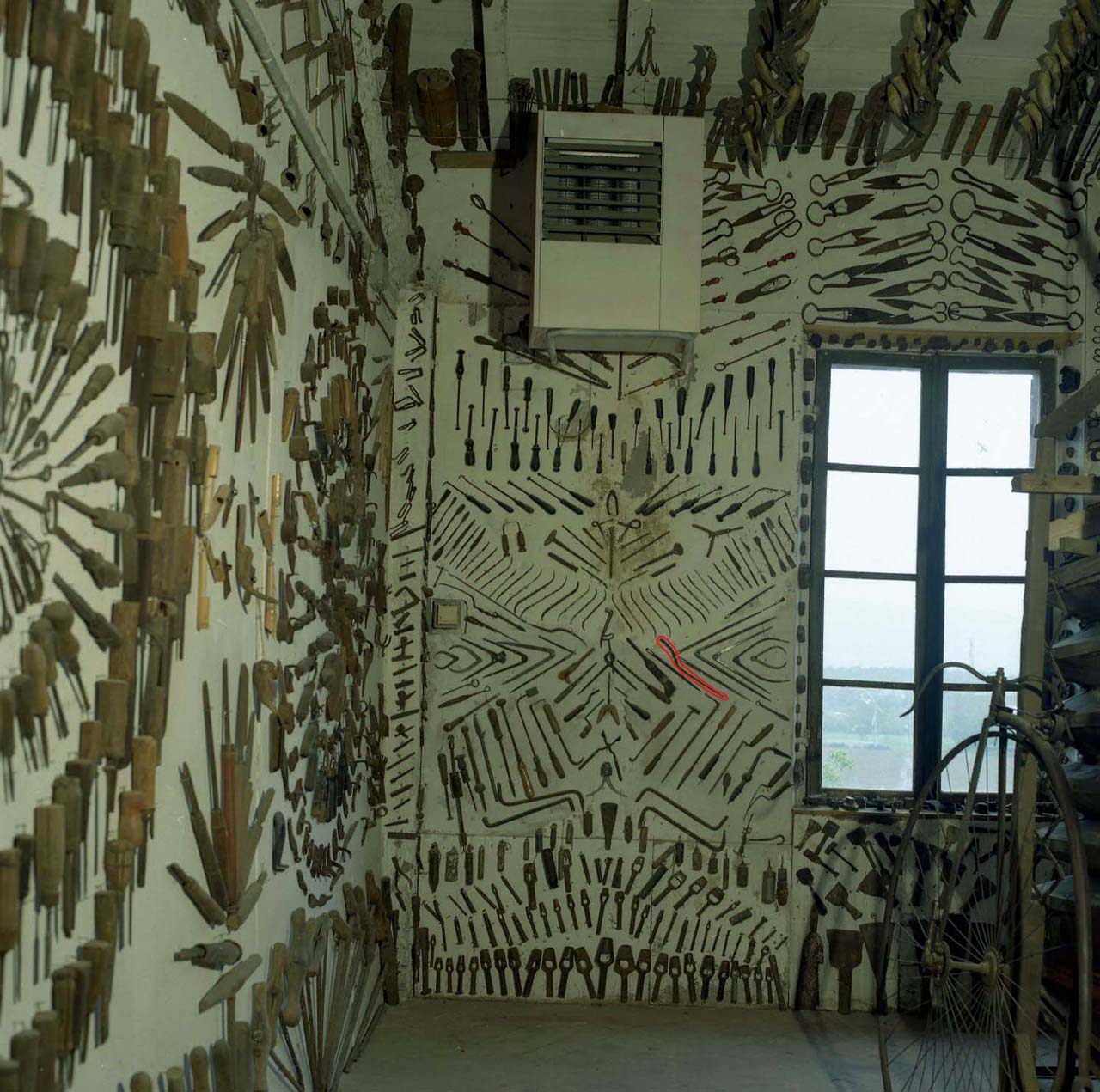 pònta da marcär al contoren da tajär tutt d'intórna (punta per segnare il contorno da ritagliare (v), STRUMENTI E ACCESSORI/ ARTIGIANALI)