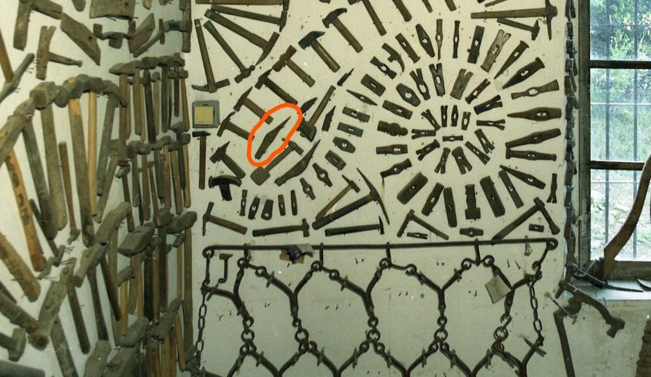 martlèll da muradôr (martello da muratore, STRUMENTI E ACCESSORI/ ARTIGIANALI)