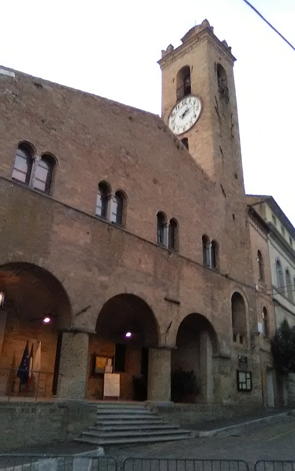 Torre civica (torre, civica) - Monterubbiano (FM) 