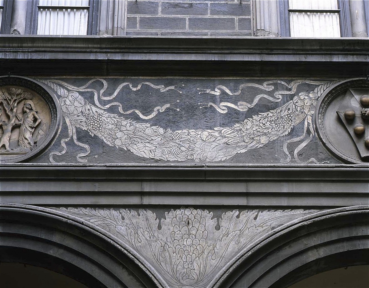 motivo decorativo fitomorfo (decorazione a graffito, ciclo) di Maso di Bartolommeo, Michelozzo (sec. XV)