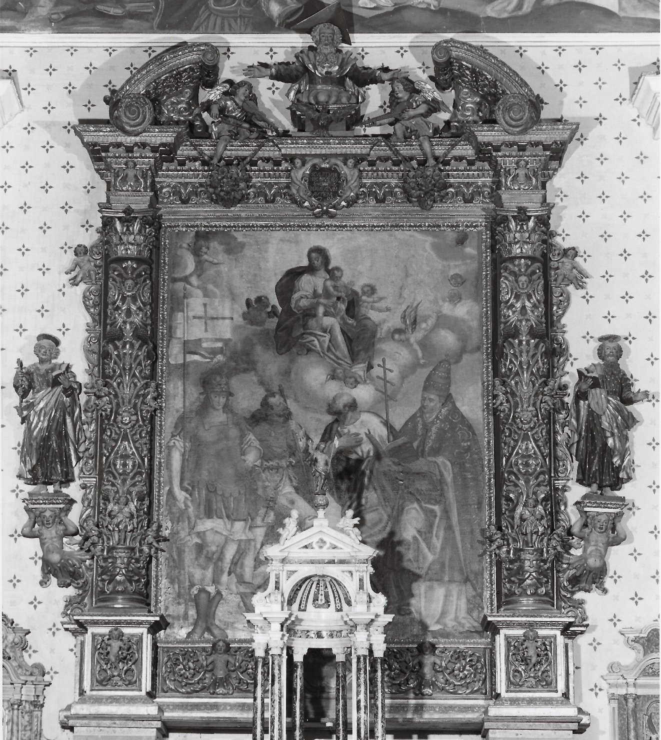 Dio Padre, colomba dello Spirito Santo, S. Pietro, S. Paolo, angeli e cherubini (ancona, elemento d'insieme) di Ramus, Domenico (bottega), Giorgi, Antonio (sec. XVII, sec. XVIII)