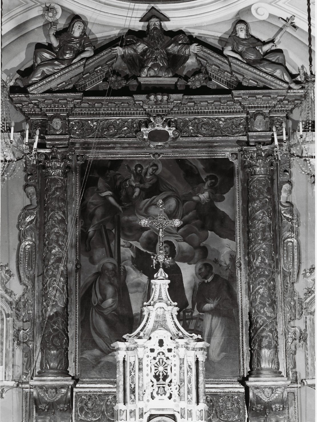 Dio Padre, figure allegoriche, cherubini (ancona, elemento d'insieme) - manifattura della Valcamonica (sec. XVII)