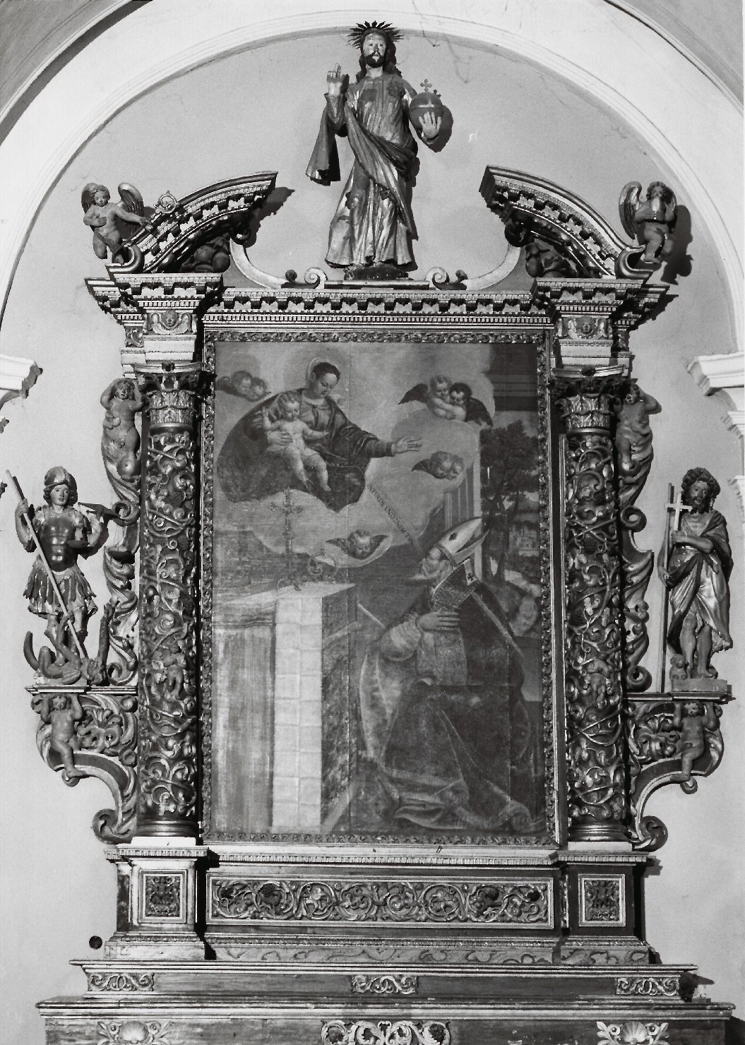 Cristo, SS. Michele arcangelo e Giovanni Battista, angeli e cherubini (ancona, elemento d'insieme) - manifattura della Valcamonica (sec. XVIII)