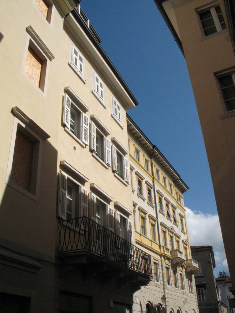 Casa Ferrari (casa) - Trieste (TS)  (XIX)