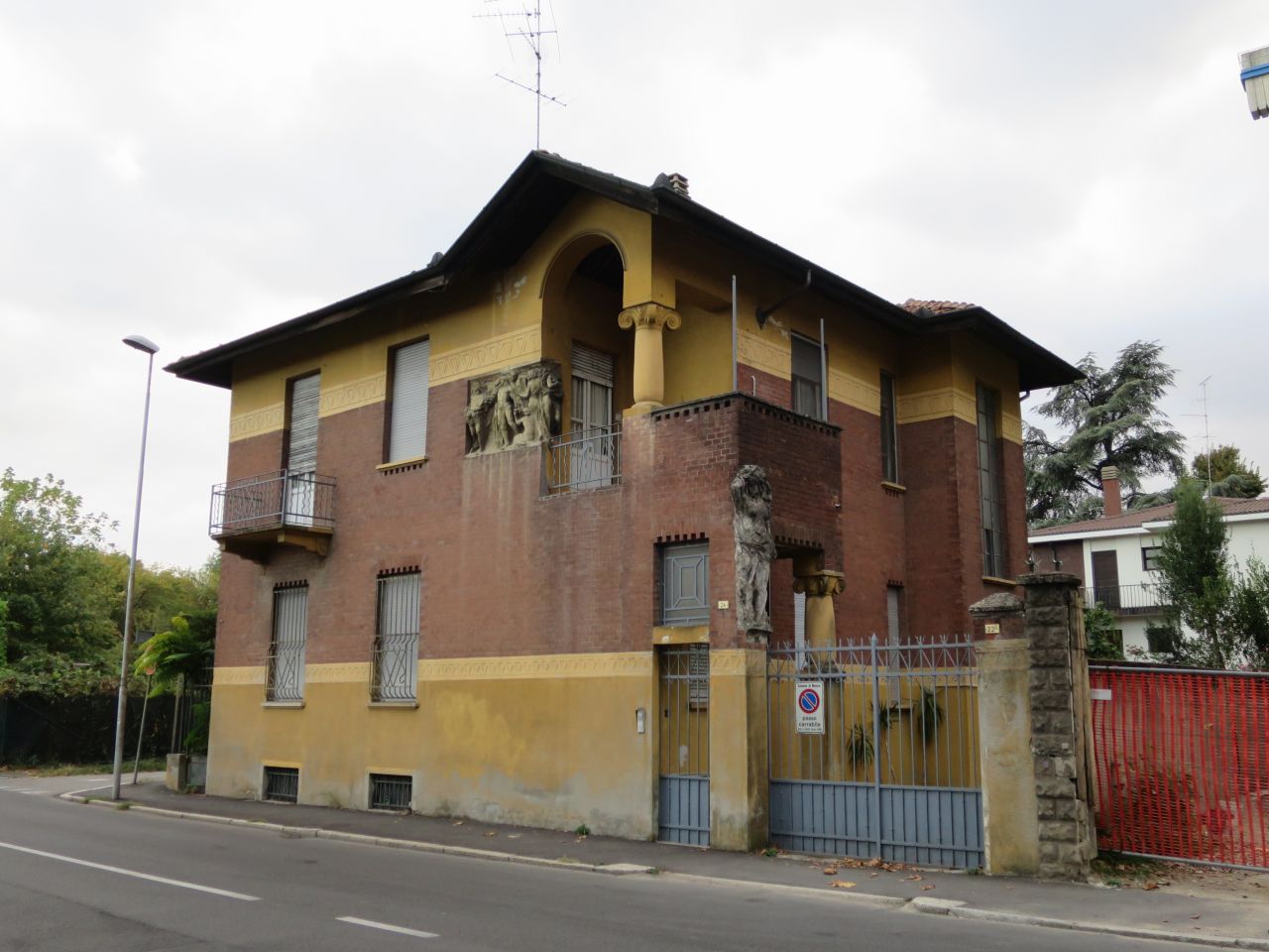 casa in viale Verdi 24 (casa) - Novara (NO)  (XX; XX; XX; XX; XX; XX; XX; XX; XX; XX; XX; XX)