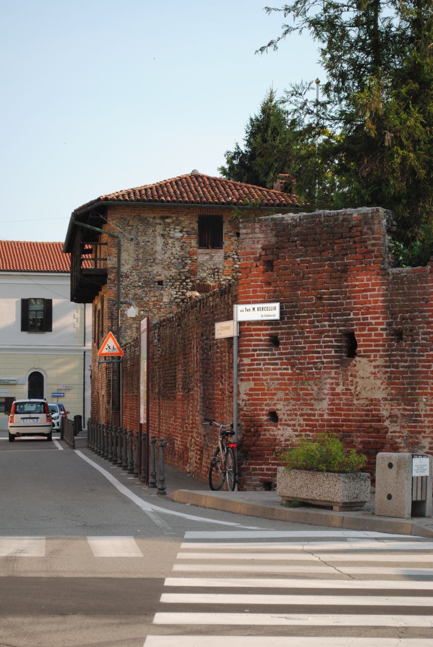 edificio rustico del Ricetto (edificio rustico) - Recetto (NO) 