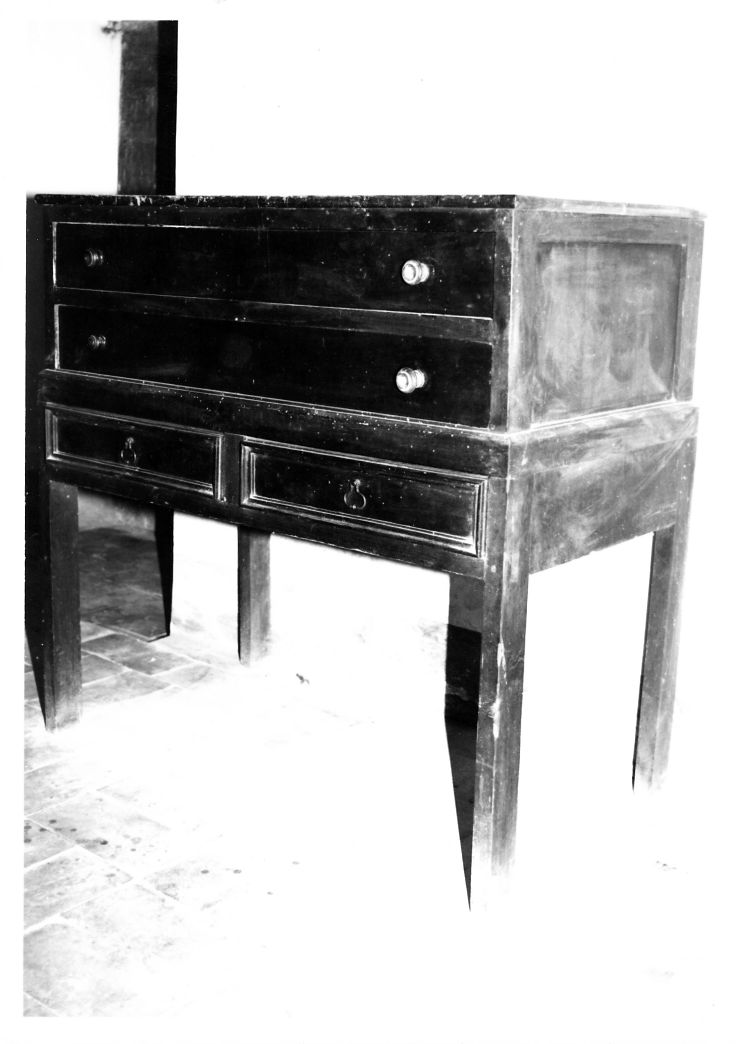 armadietto - ambito dell'Italia centrale (XIX)