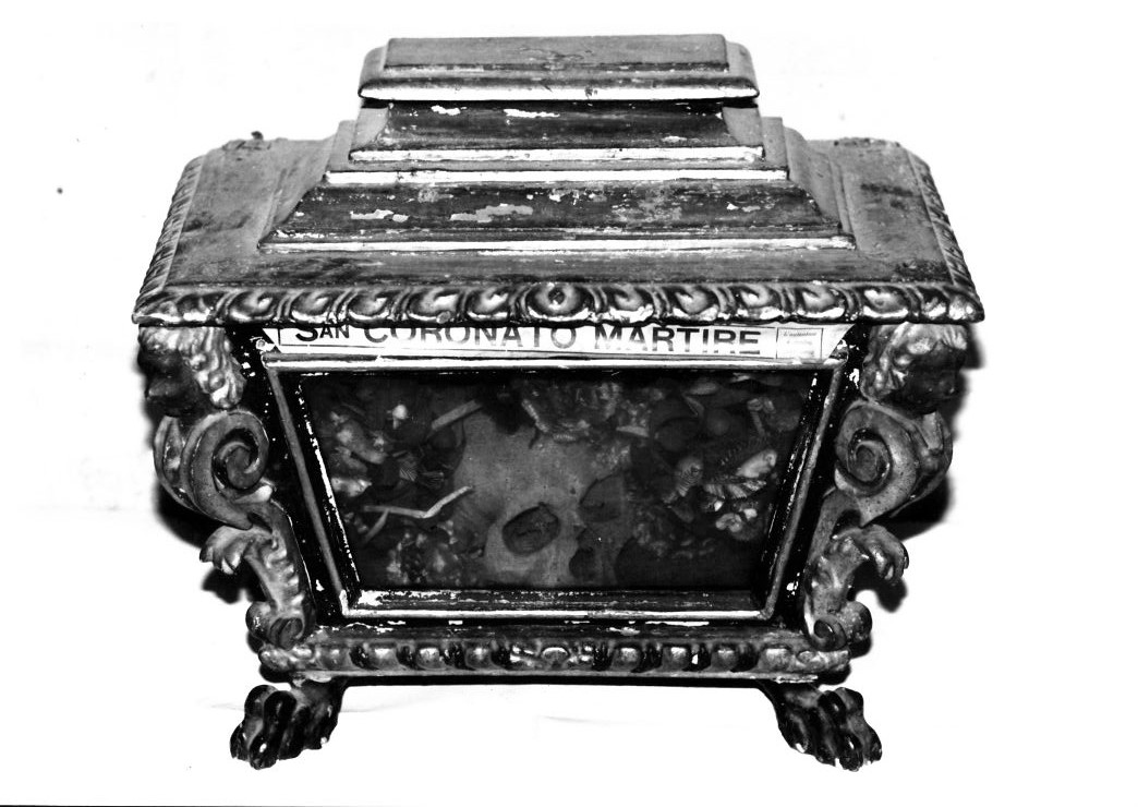 reliquiario a teca - a urna - ambito Italia centrale (XVII)