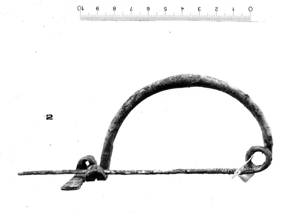 fibula ad arco e staffa a disco - FASE TERNI II (inizio Età del ferro I)
