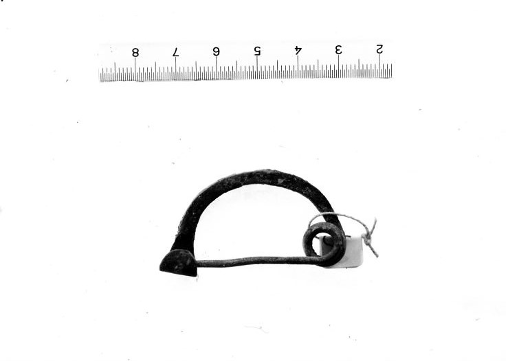 Fibula ad arco a sezione quadrata - FASE TERNI II (inizio Età del ferro I)