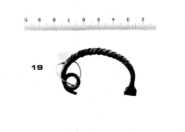 fibula ad arco ritorto - FASE TERNI II (inizio Età del ferro I)