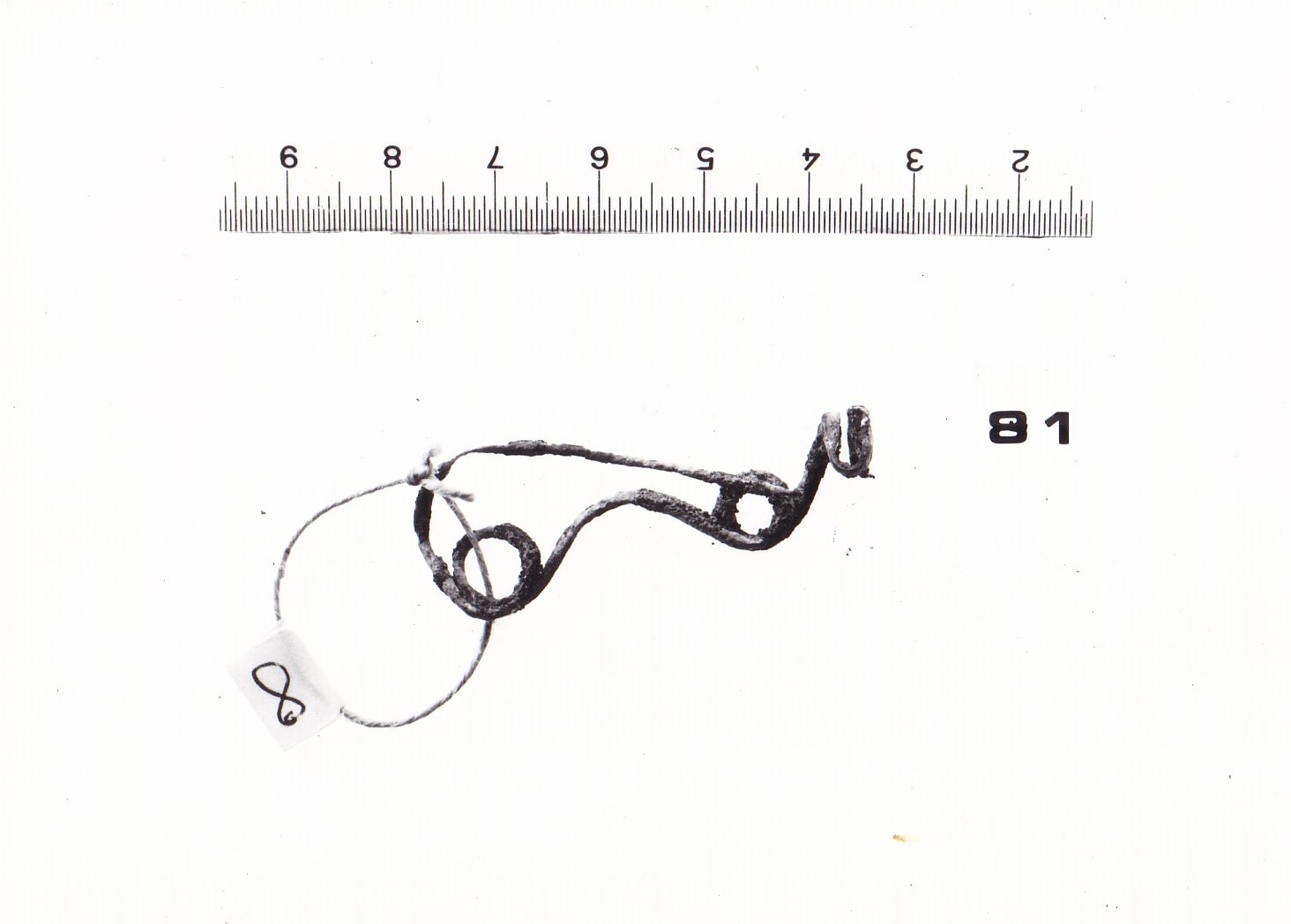fibula ad arco serpeggiante e staffa a disco - FASE TERNI I (fine Età del bronzo)