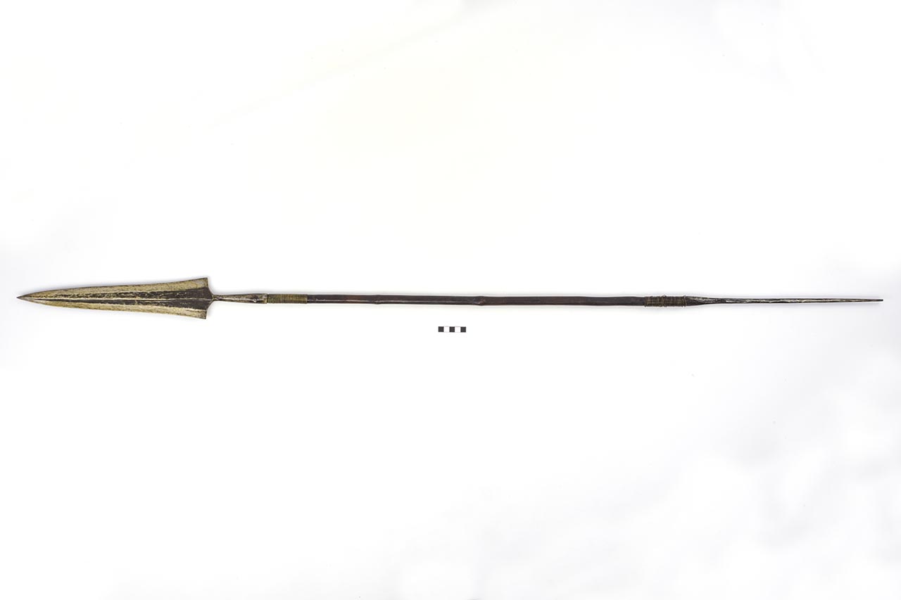 Lancia, STRUMENTI E ACCESSORI/ ARMI E ARMATURE