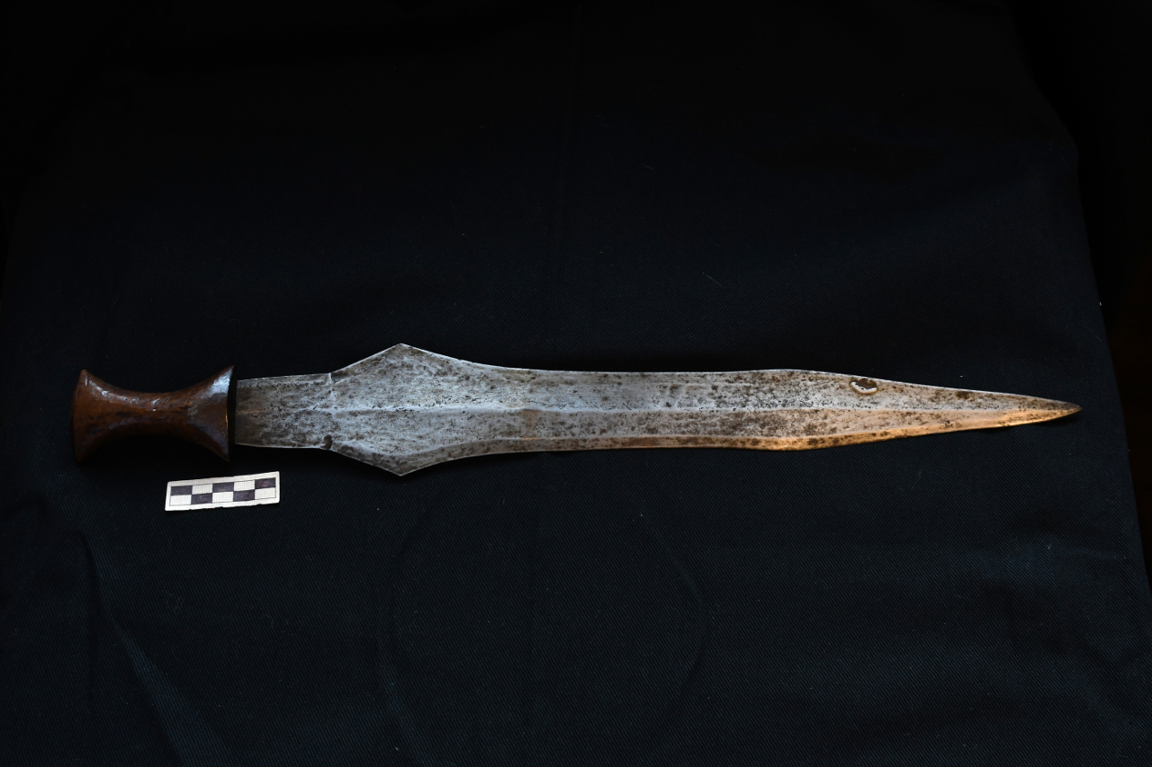 Daga, STRUMENTI E ACCESSORI/ ARMI E ARMATURE - Azande