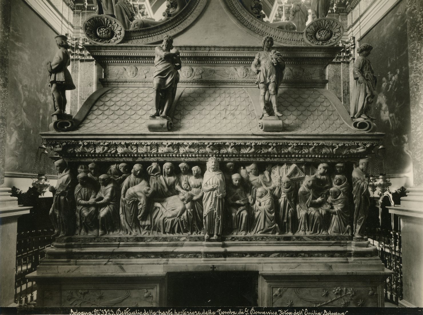 Scultura - Arche sepolcrali - Rilievi - Statue - Domenico di Guzmán (positivo) di Fotografia dell'Emilia (ditta) (XX)