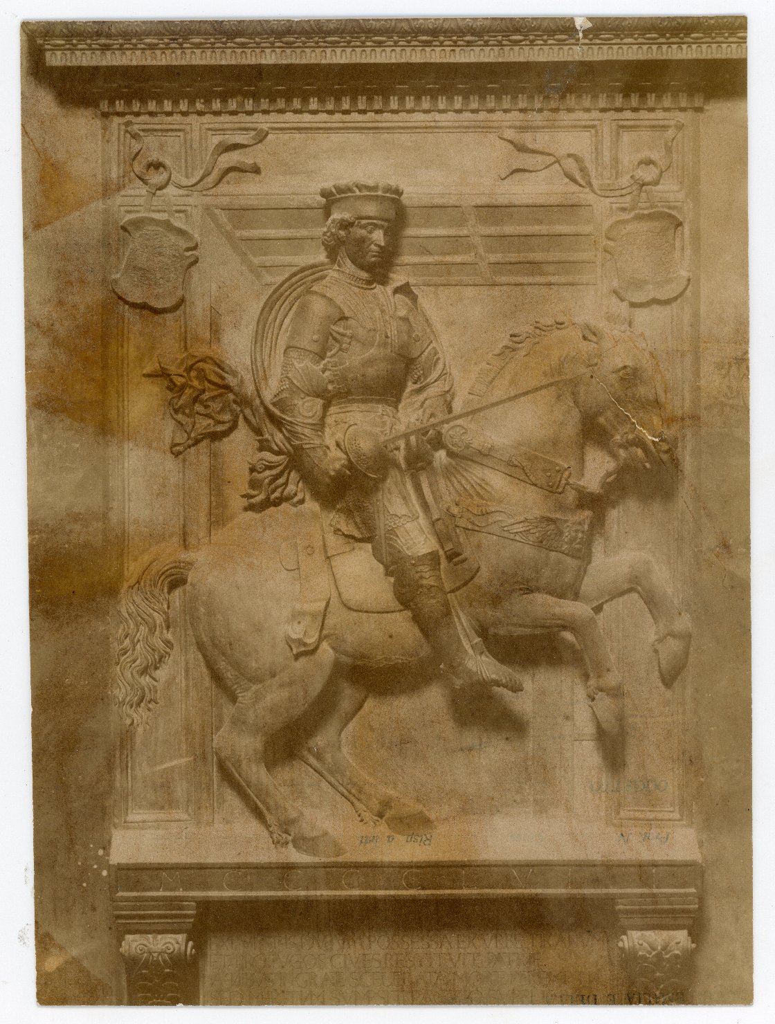 Italia - Emilia Romagna - Bologna - Basilica di San Giacomo Maggiore - Cappella Bentivoglio - Ritratto equestre di Annibale I Bentivoglio (positivo) di Fotografia dell'Emilia (attribuito) (XIX-XX)