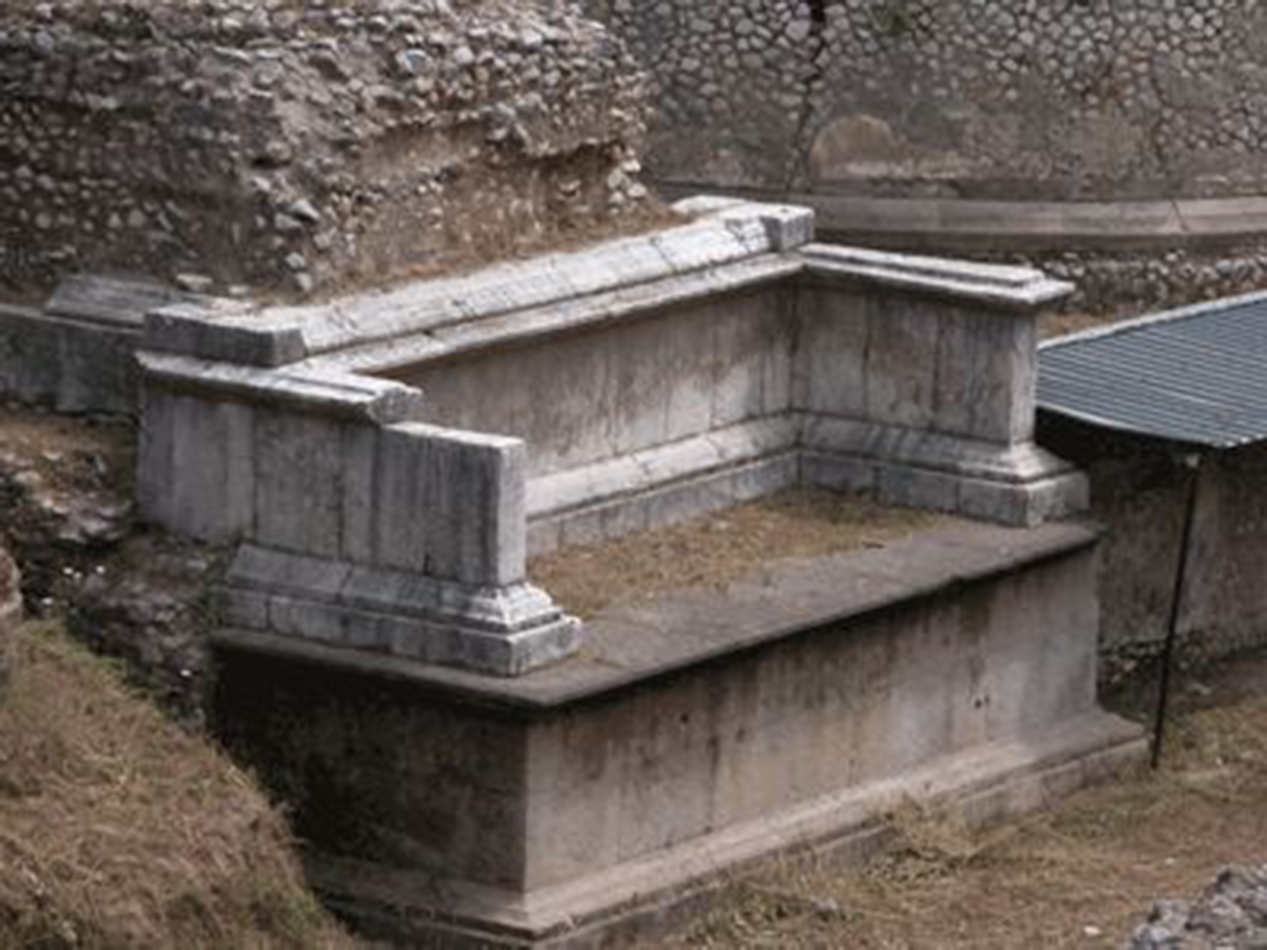 Tomba 2 - tomba della gens Cornelia (mausoleo, area ad uso funerario) - Nocera Superiore (SA)  (I a.C)