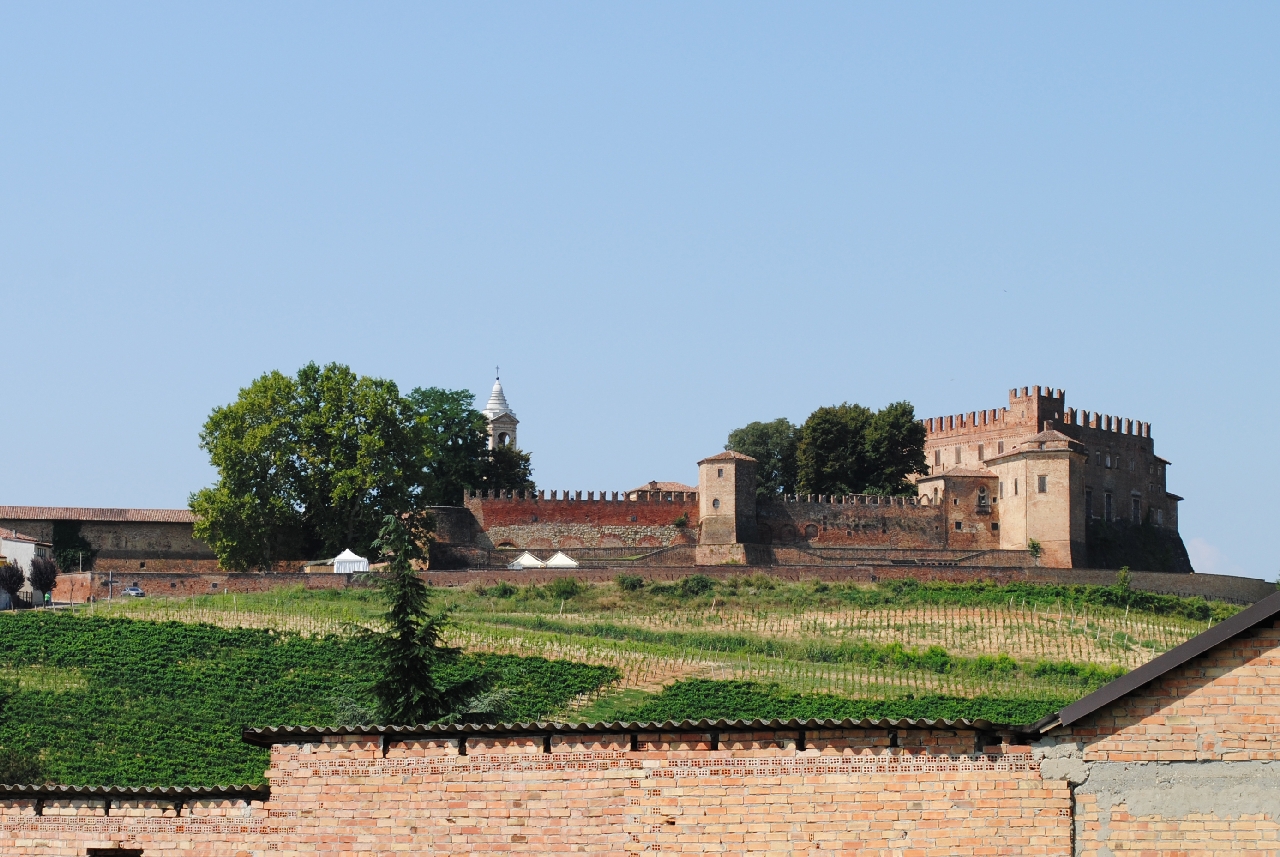 Castello di Montemagno (ex) (castello) - Montemagno (AT)  (X; XI, fine; XII; XII; XII; XIII; XIII; XIII; XIII; XIV; XV; XVI; XVI; XVII, inizio; XVII; XVII; XVIII; XVIII; XIX)