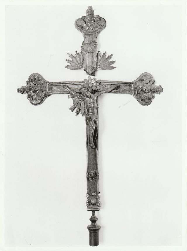 croce astile, opera isolata - ambito meridionale (XVIII)