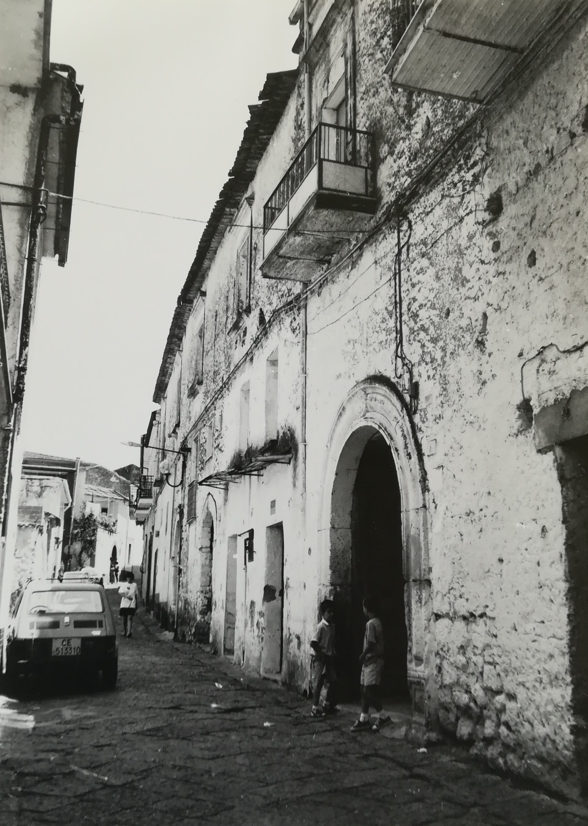 Palazzo del '500 a Carani (palazzo, privato) - Carinola (CE)  (XVI, inizio)