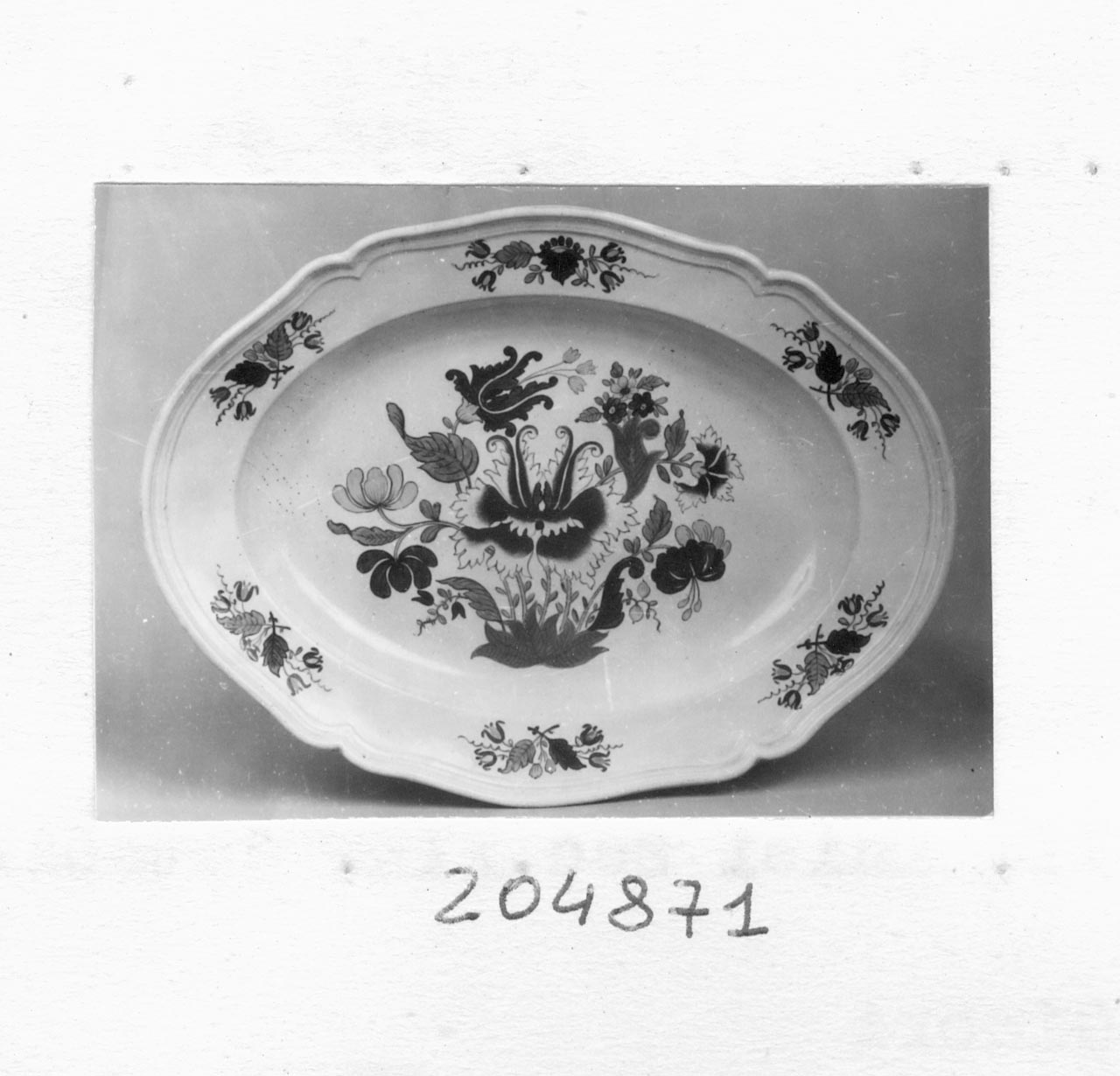 piatto, serie - manifattura Ginori, Doccia (fine/ inizio secc. XVIII/ XIX)