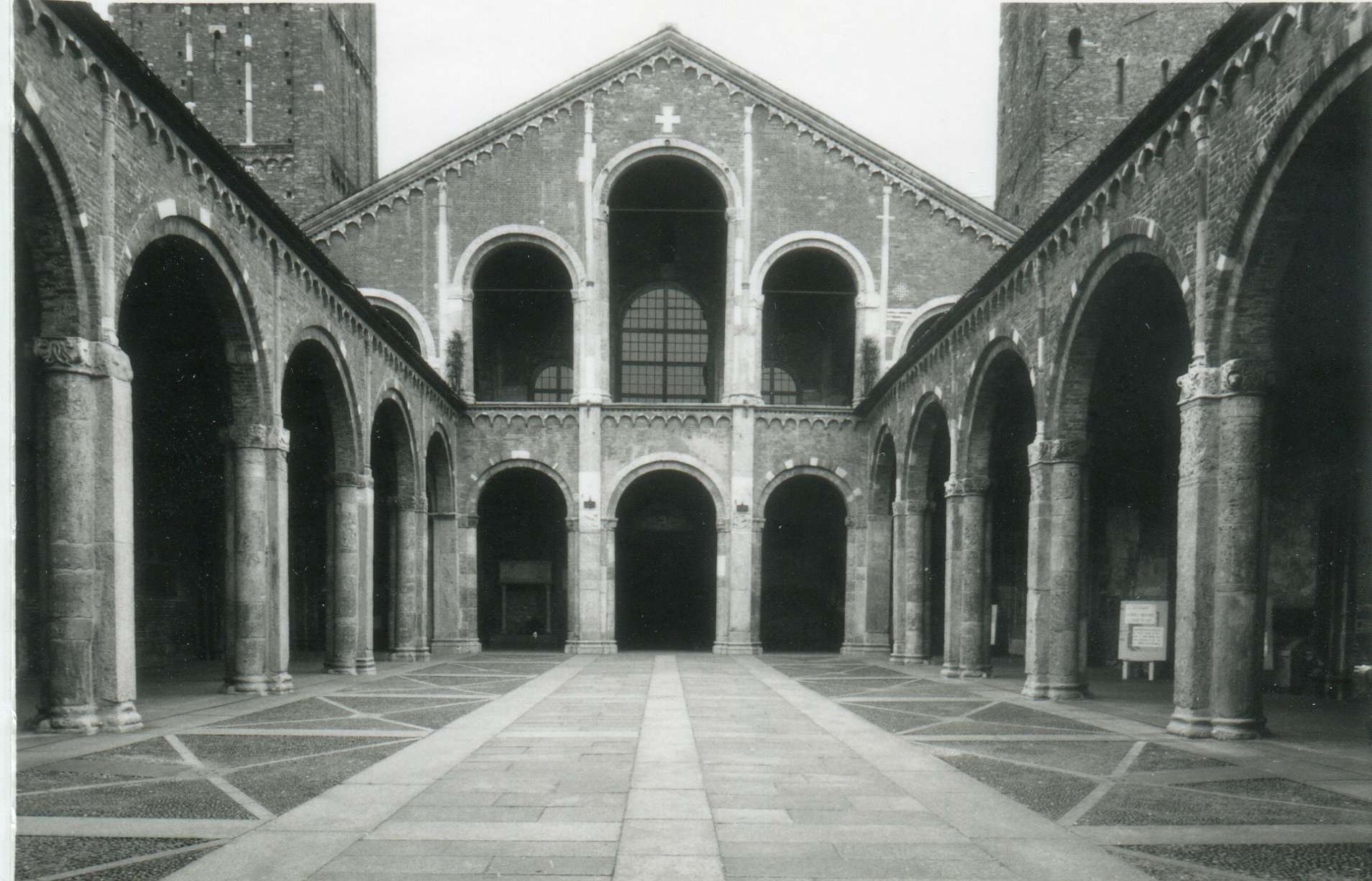 Basilica di S. Ambrogio (chiesa, basilica collegiata abbaziale) - Milano (MI) 