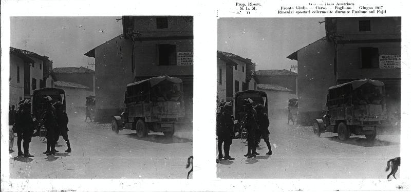 Friuli-Venezia Giulia - Carso - Fogliano Redipuglia - edifici - autocarri - soldati - militari - 1917 (positivo) di Marzocchi, Luigi (primo quarto XX)