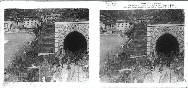 Valsugana - Valstagna - Carpanè - mascheramenti - ferrovia - soldati - 1918 (positivo) di Marzocchi, Luigi (primo quarto XX)